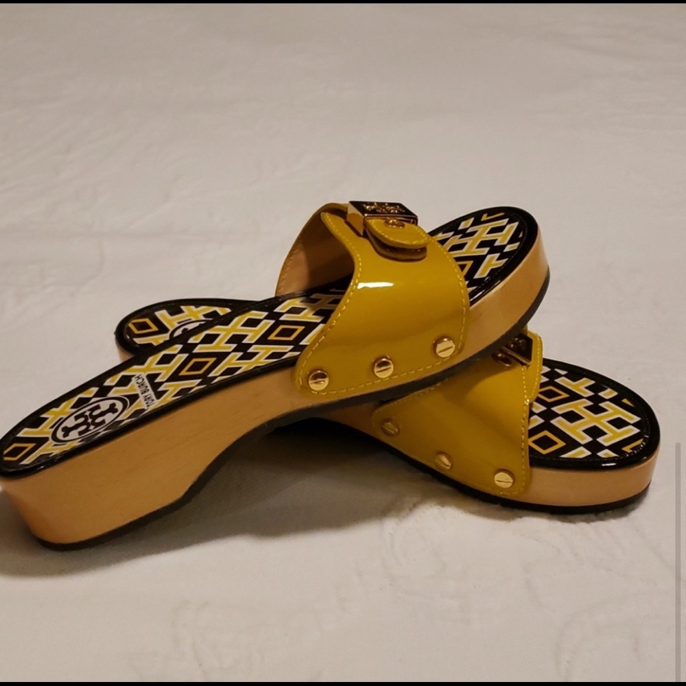 Platform yellow Tory Burch sandal